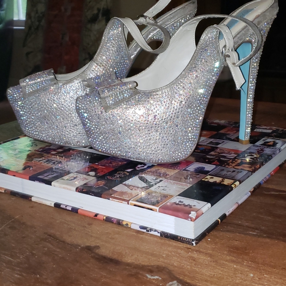 Betsy Johnson Rhinestone bow platforms  8.5